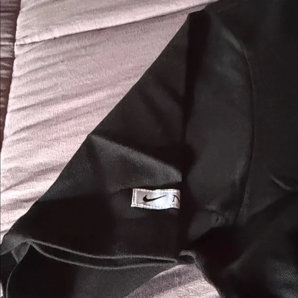 Nike Oversize Women's Black Tee with White Logo - Picture 5 of 5